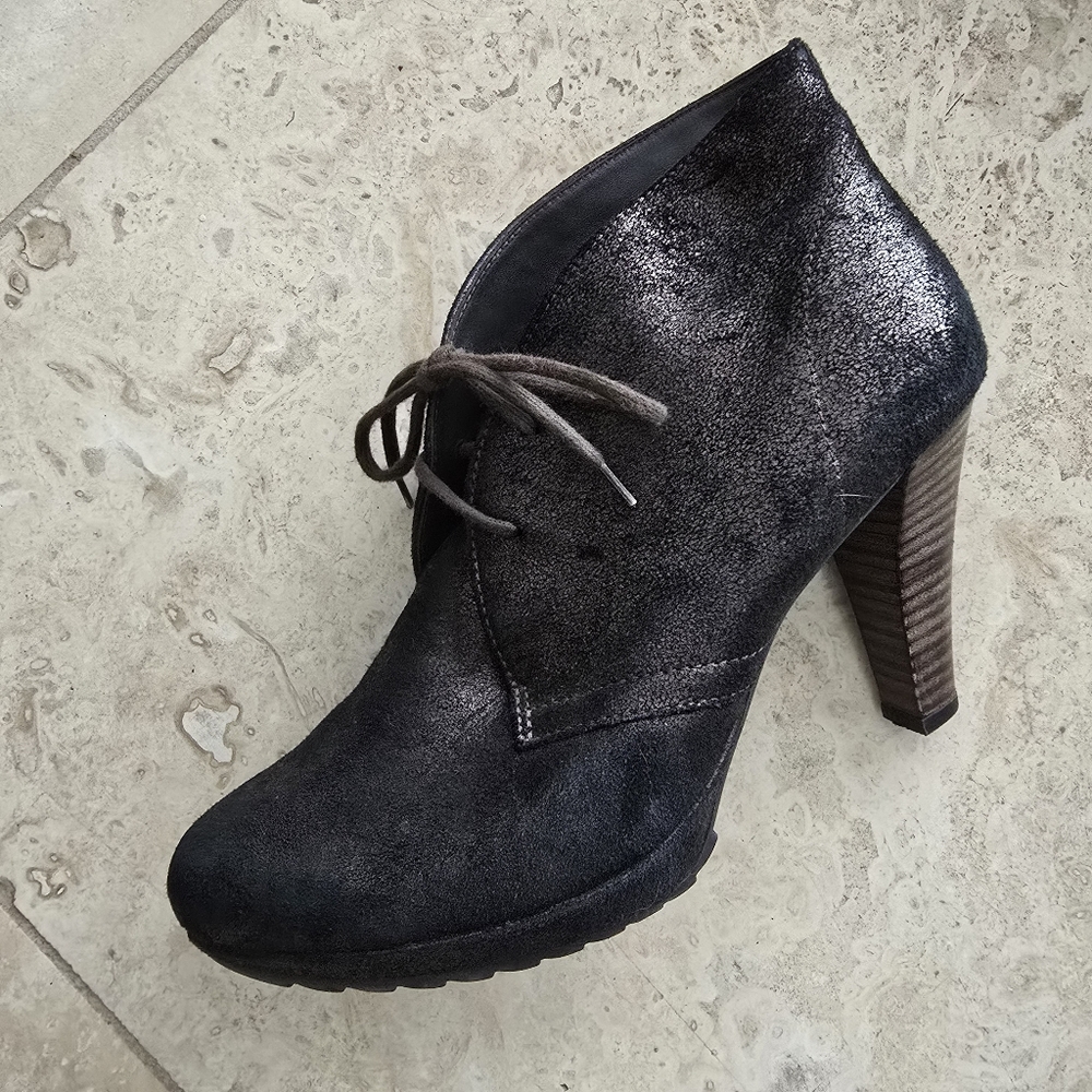 Elegant Black Ankle Boots